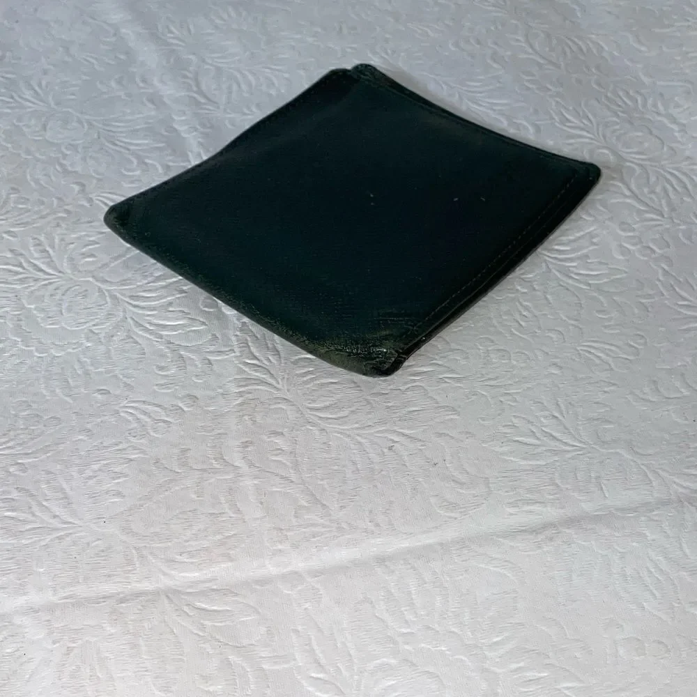 Authentic Men’s Louis Vuitton Green Leather Wallet